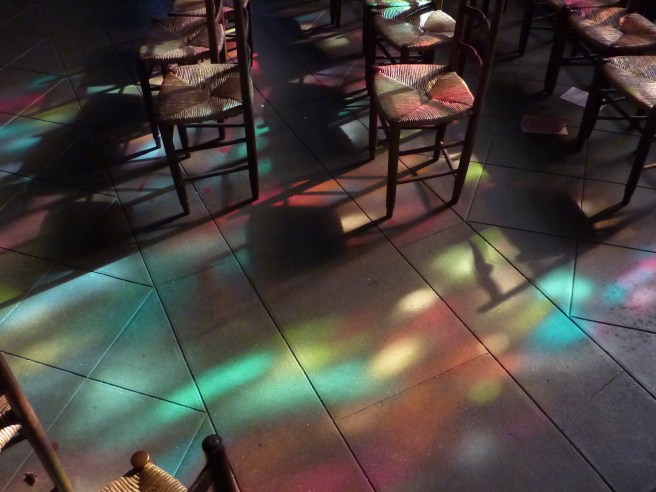 Light shines through always